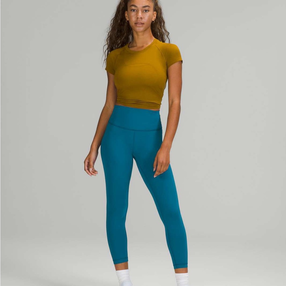 Lululemon Wunder Train High-Rise Tight 25” - color Capri